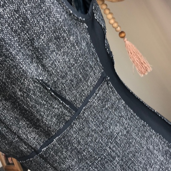 Ellie TAHARI Gorgeous Slimming Cut Dress - Picture 6 of 8